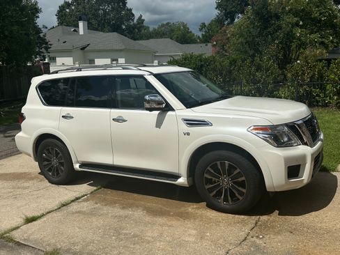 Used 2019 Nissan Armada Platinum w/ Captain's Chairs Package image 5