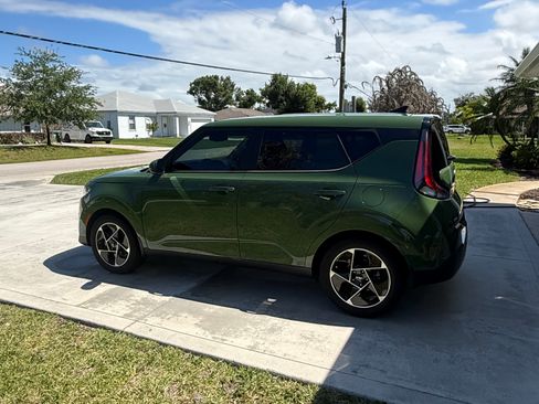 Used 2023 Kia Soul EX image 4