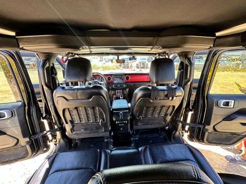 Used 2018 Jeep Wrangler Unlimited Rubicon image 10