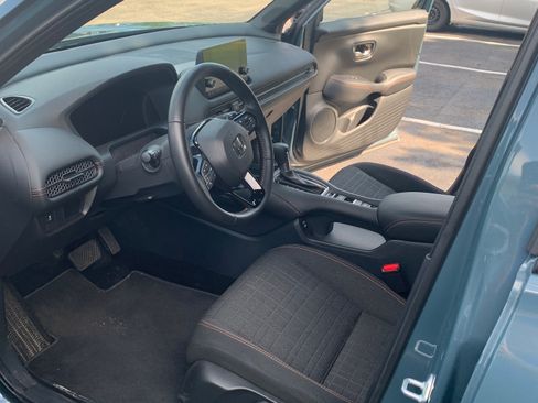 Used 2025 Honda HR-V Sport image 4