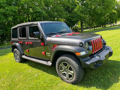 Used 2021 Jeep Wrangler Unlimited Sport AWD/4WD image 4
