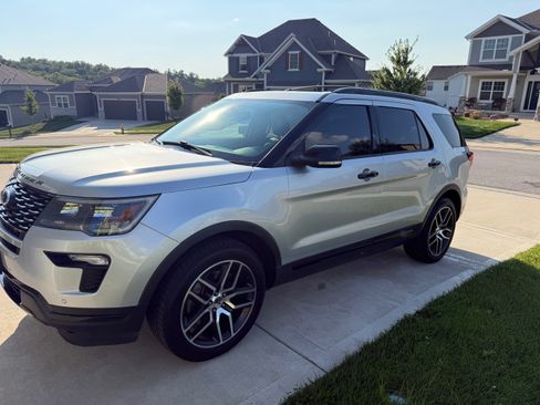 Used 2018 Ford Explorer Sport AWD/4WD image 1