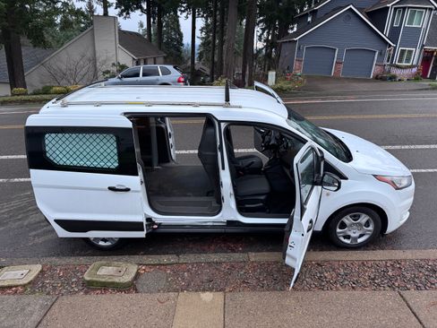 Used 2020 Ford Transit Connect XLT image 12