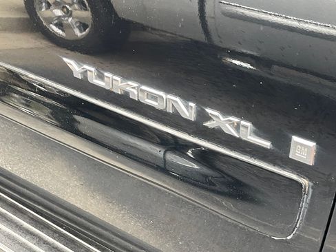 Used 2007 GMC Yukon XL SLT w/ SLT Preferred Equipment Group RWD image 4