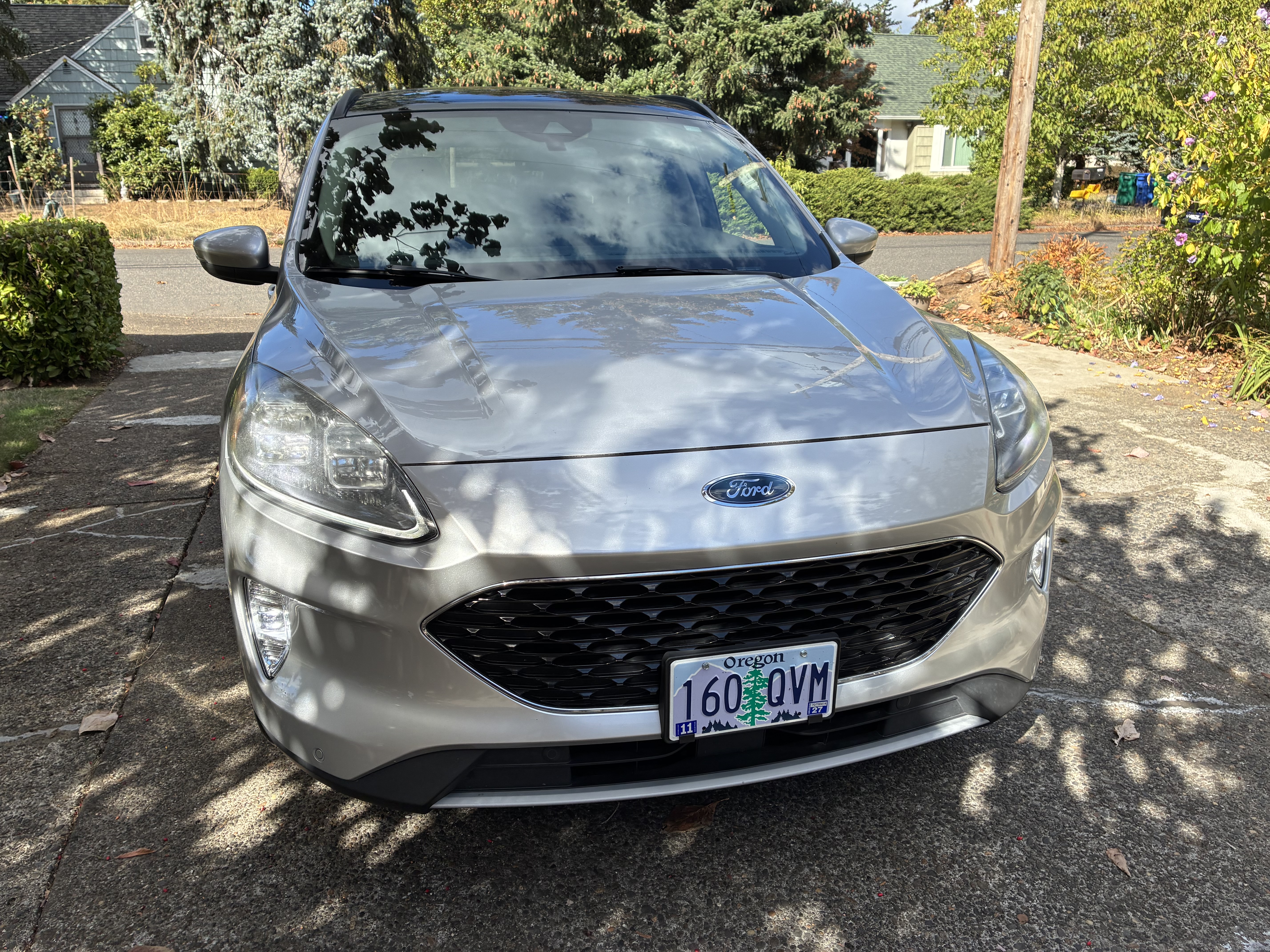 Used 2020 Ford Escape Titanium FWD image 1