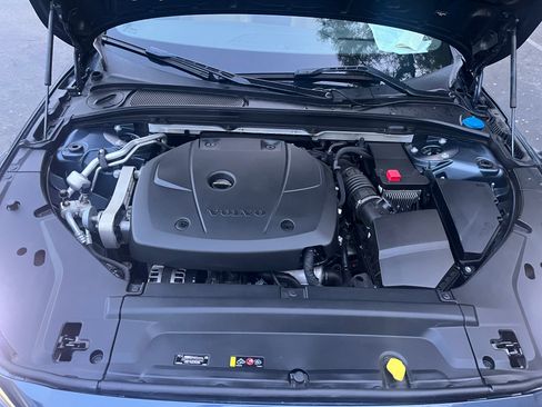 Used 2018 Volvo V90 T6 Cross Country w/ Convenience Package image 12