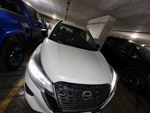 Used 2021 Nissan Kicks SR w/ SR Premium Package FWD image 1