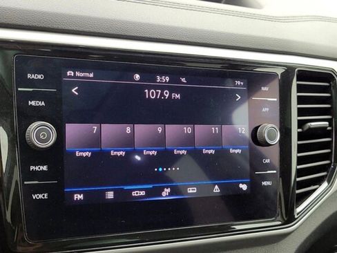 Used 2021 Volkswagen Tiguan SEL FWD image 5
