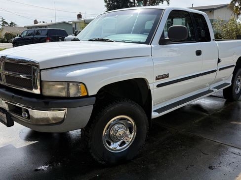 Used 1999 Dodge Ram 2500 Truck 4x4 Quad Cab image 1