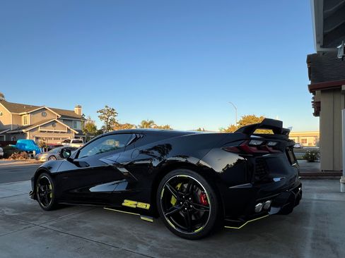 Used 2023 Chevrolet Corvette Stingray Coupe w/ Z51 Performance Package image 4