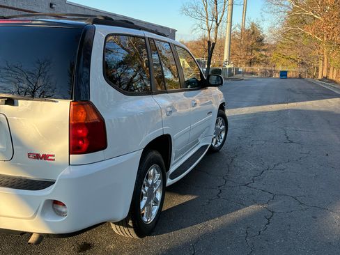 Used 2007 GMC Envoy Denali image 14