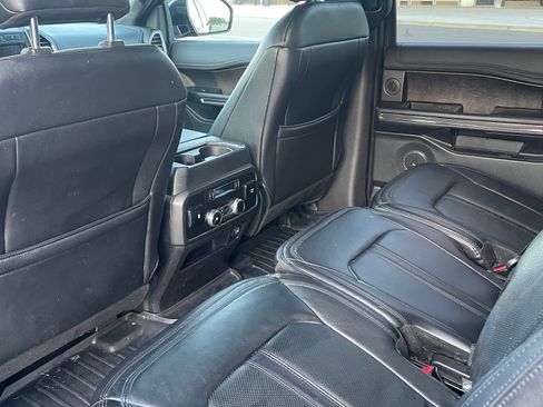 Used 2019 Ford Expedition Max Limited RWD image 19