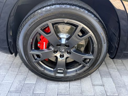 Used 2019 Maserati Levante S AWD/4WD image 16