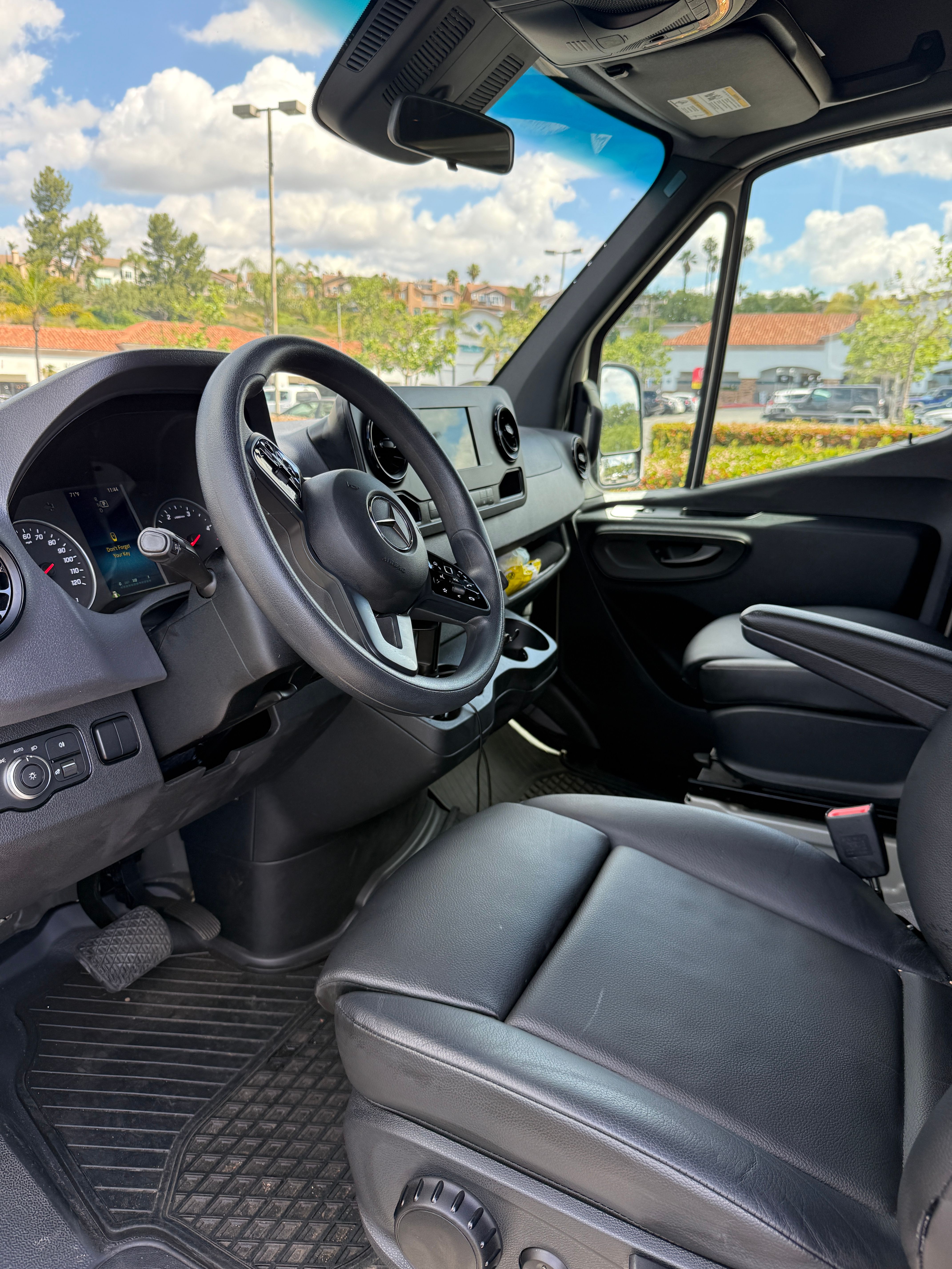 Used 2023 Mercedes-Benz Sprinter 2500 image 6