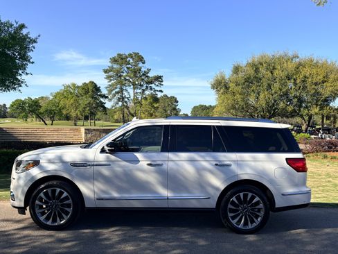 Used 2019 Lincoln Navigator Select w/ Technology Package image 14