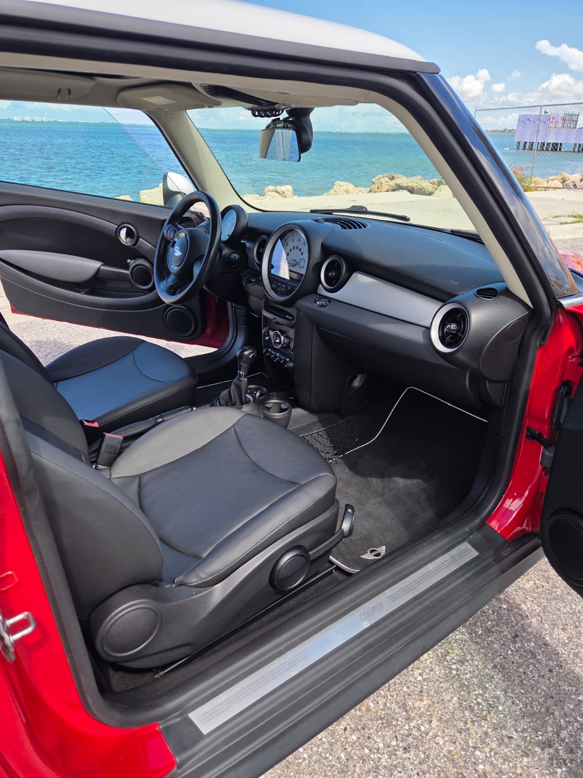 Used 2012 MINI Cooper Hardtop FWD image 6