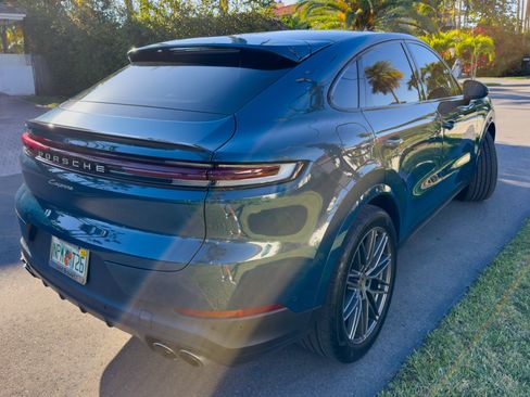 Used 2024 Porsche Cayenne Coupe image 4