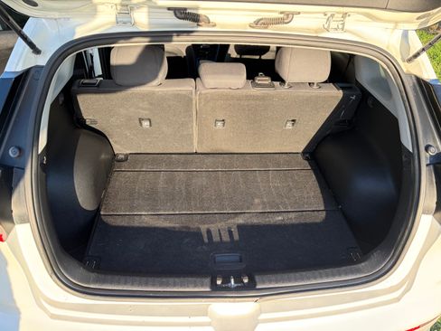 Used 2018 Kia Niro LX image 10