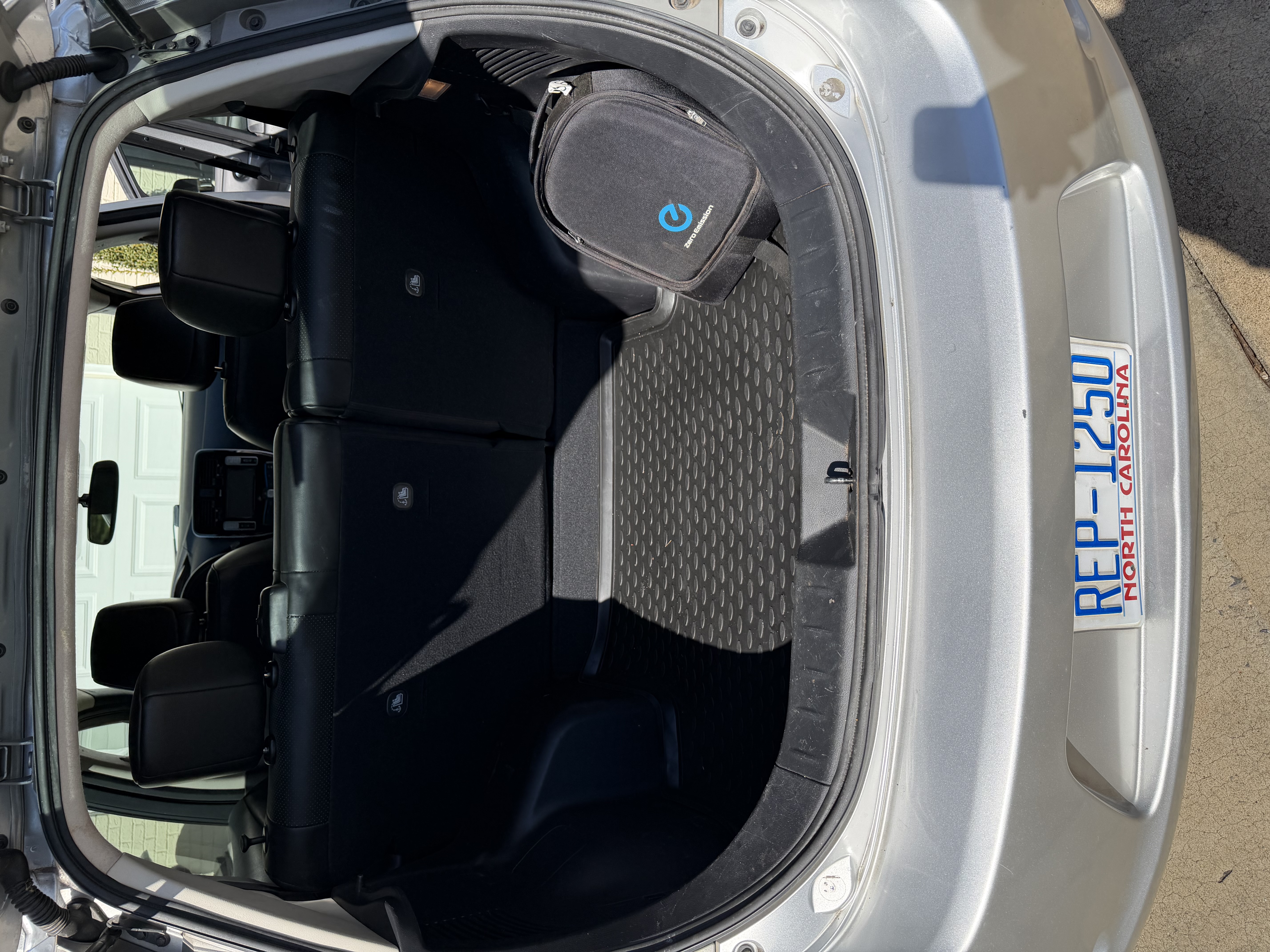 Used 2013 Nissan Leaf SL FWD image 11