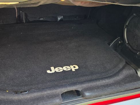 Used 2014 Jeep Wrangler Unlimited Sahara w/ Connectivity Group image 11