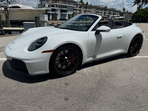 Used 2025 Porsche 911 Carrera 4 GTS image 5