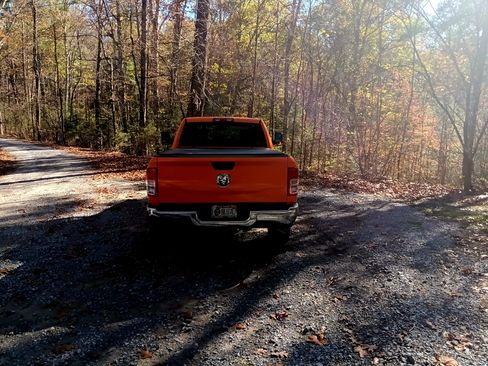 Used 2021 RAM 2500 Tradesman w/ Chrome Appearance Group image 6