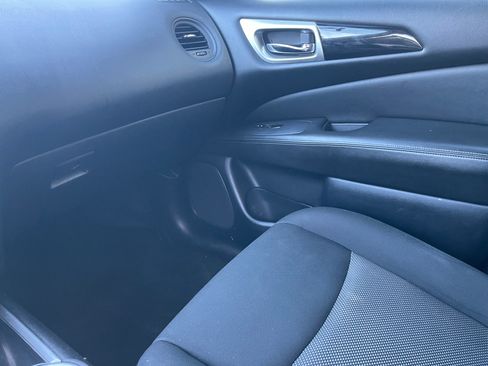 Used 2019 Nissan Pathfinder FWD image 14