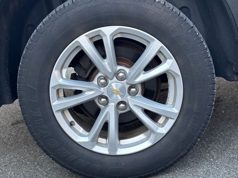 Used 2017 Chevrolet Equinox LT w/ Convenience Package image 8