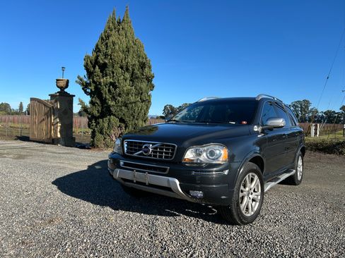 Used 2014 Volvo XC90 3.2 w/ Climate Package image 2