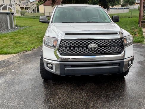 Used 2018 Toyota Tundra SR5 w/ SR5 Upgrade Package AWD/4WD image 11