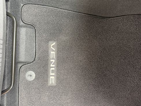 Used 2025 Hyundai Venue Limited FWD image 20
