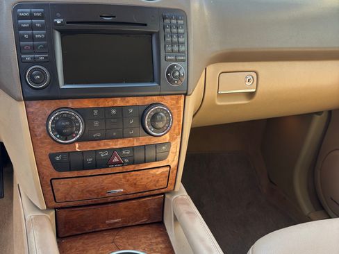 Used 2009 Mercedes-Benz ML 350 4MATIC image 9