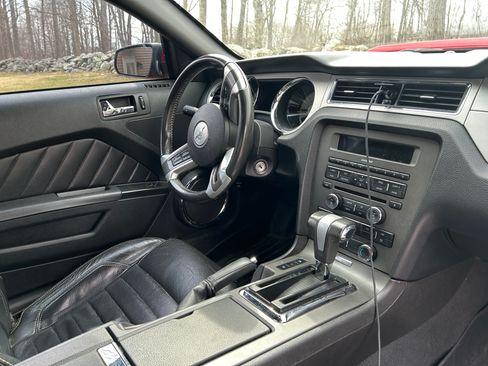 Used 2010 Ford Mustang GT Premium image 15