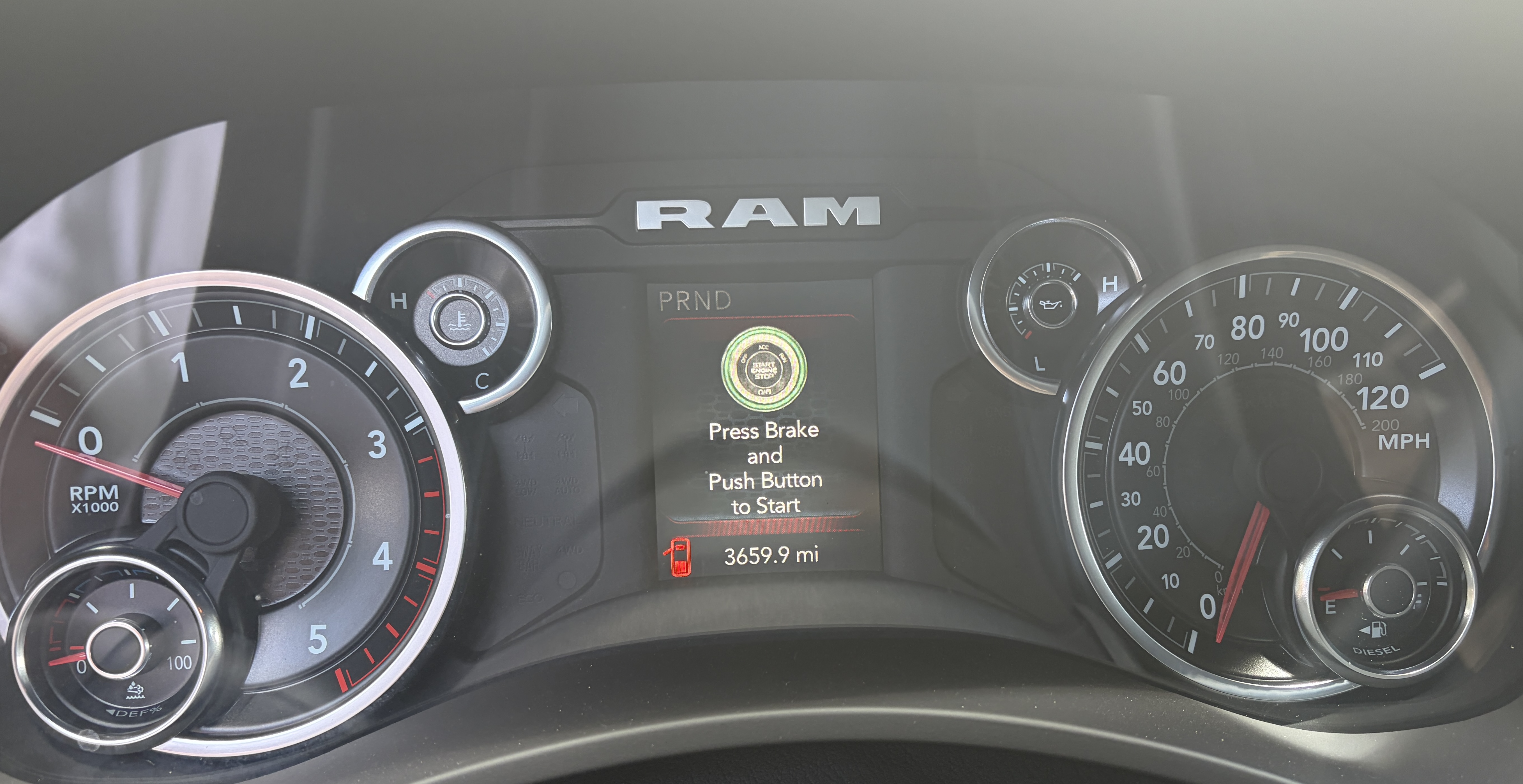 Used 2024 RAM 2500 Tradesman w/ Chrome Appearance Group AWD/4WD image 15