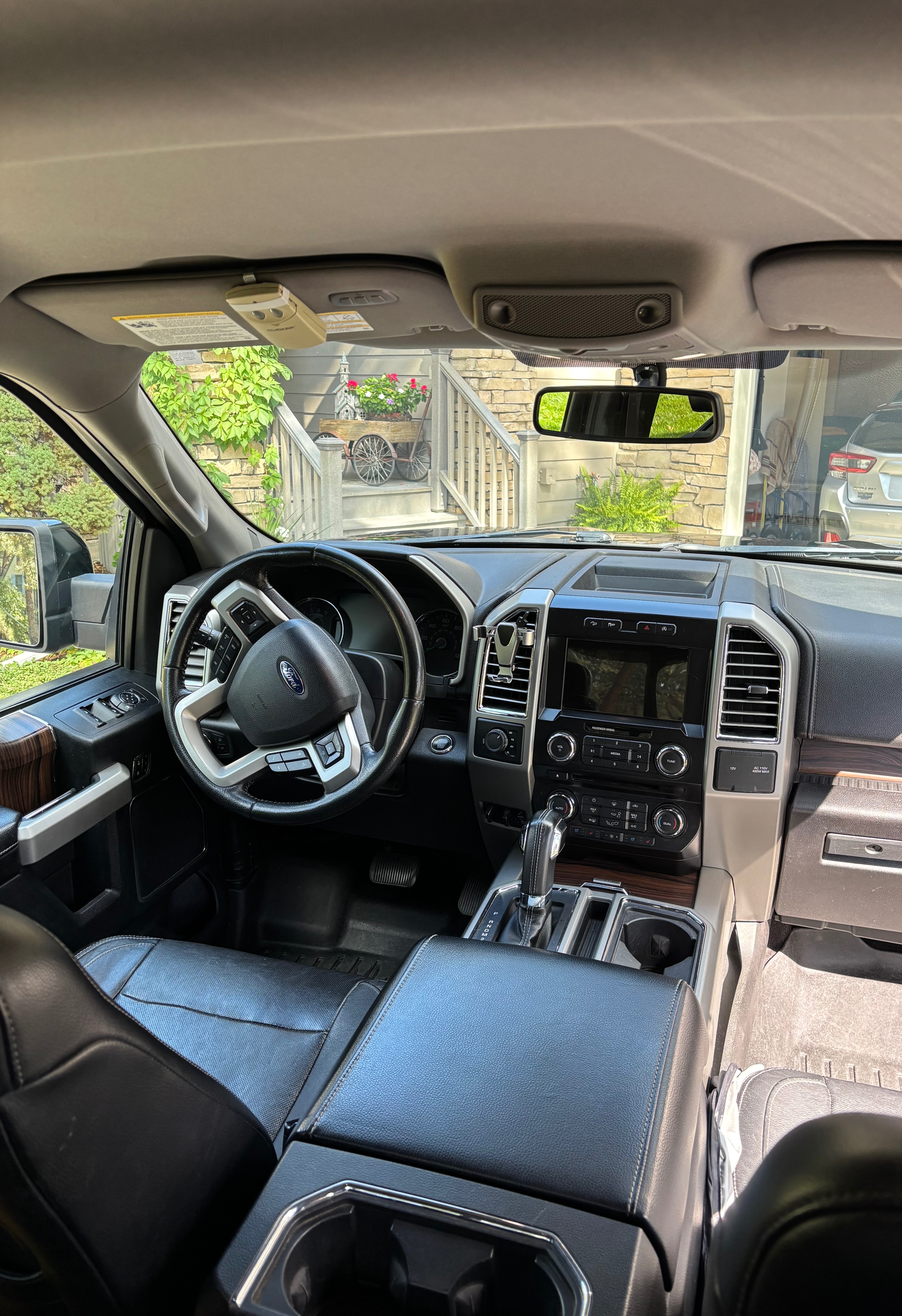 Used 2015 Ford F150 Lariat w/ Equipment Group 501A Mid AWD/4WD image 8