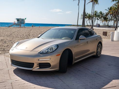 Used 2016 Porsche Panamera Edition w/ Premium Package Plus RWD image 1