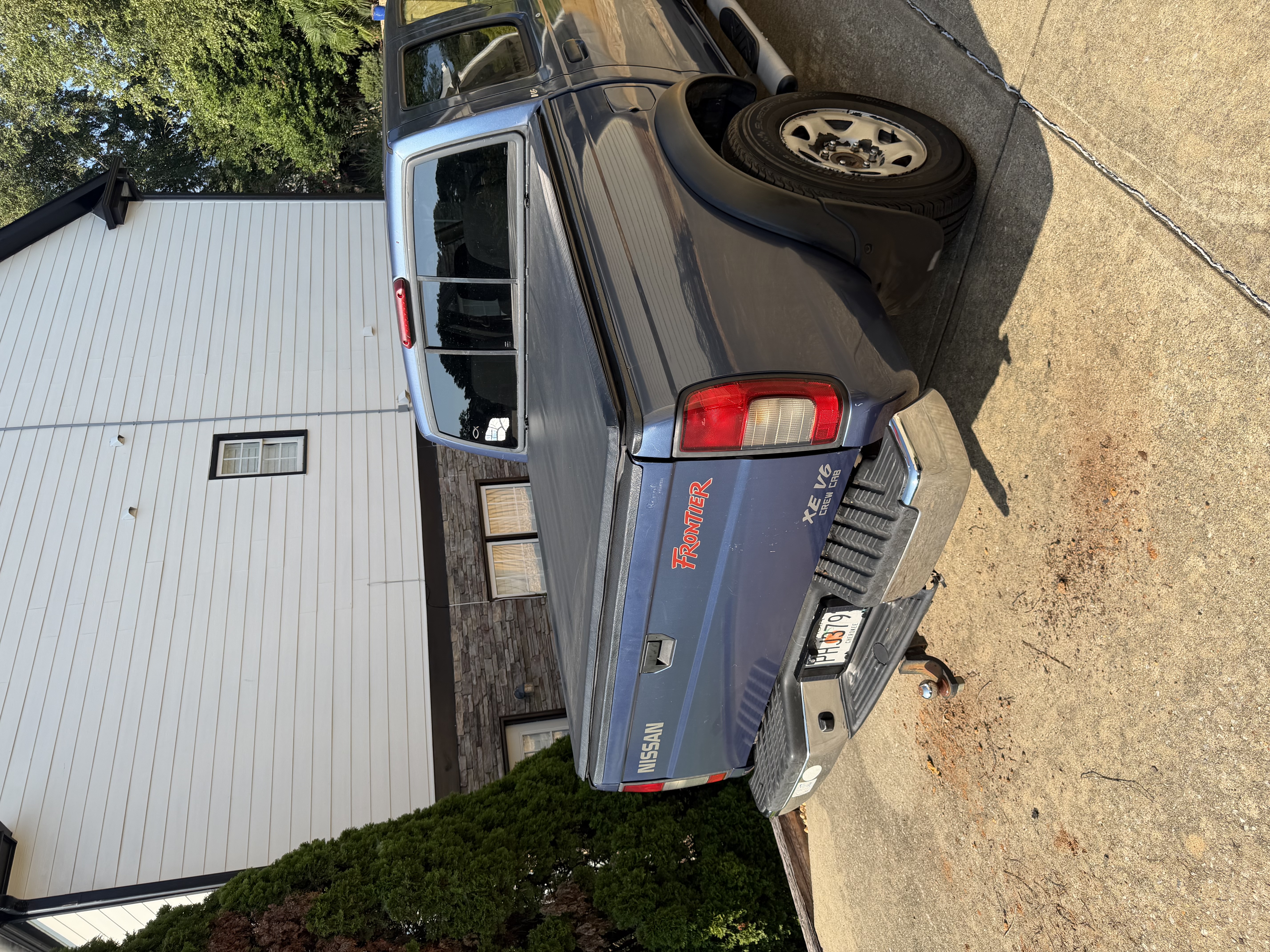 Used 2000 Nissan Frontier XE RWD image 4