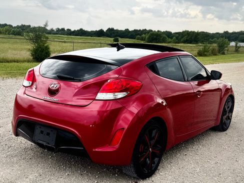 Used 2017 Hyundai Veloster Value Edition FWD image 28