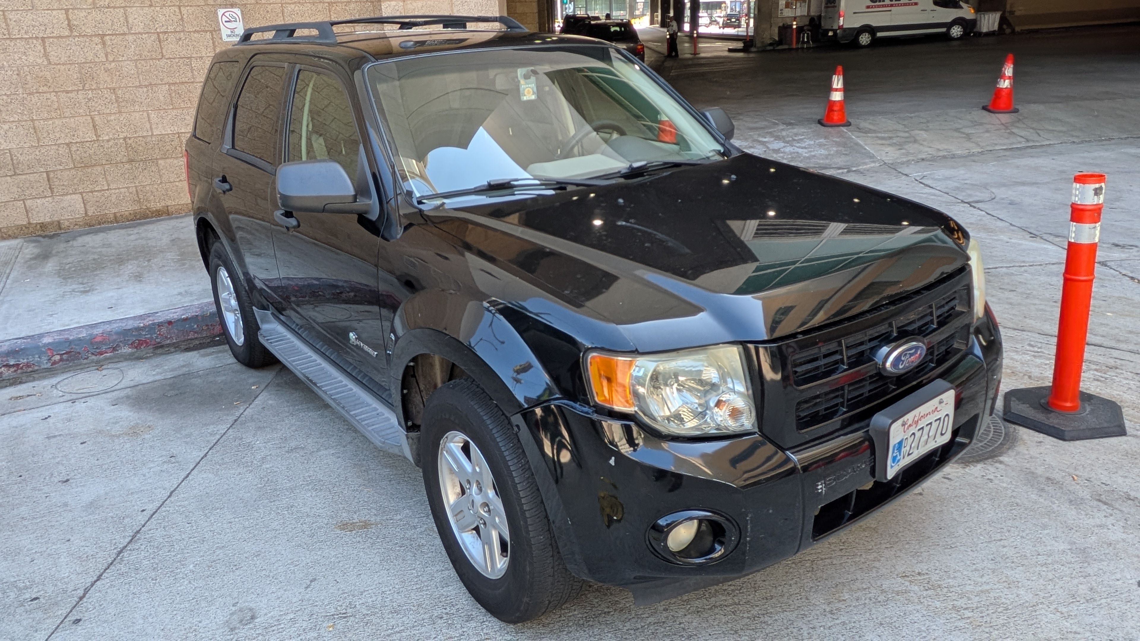 Used 2009 Ford Escape Limited FWD image 1