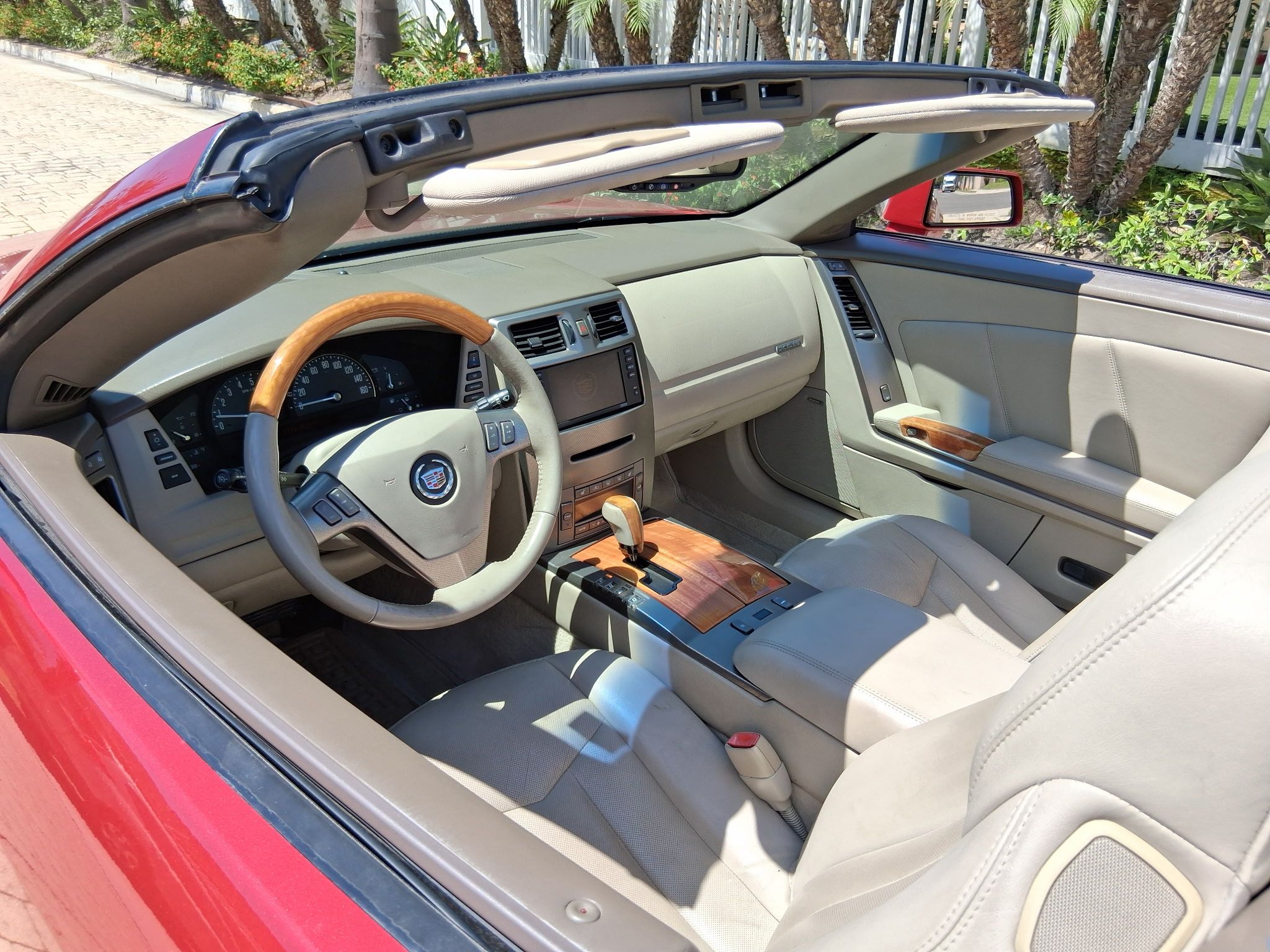 Used 2005 Cadillac XLR RWD image 4