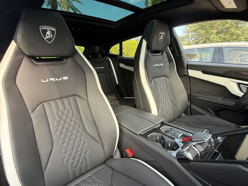 Used 2024 Lamborghini Urus S AWD/4WD image 8