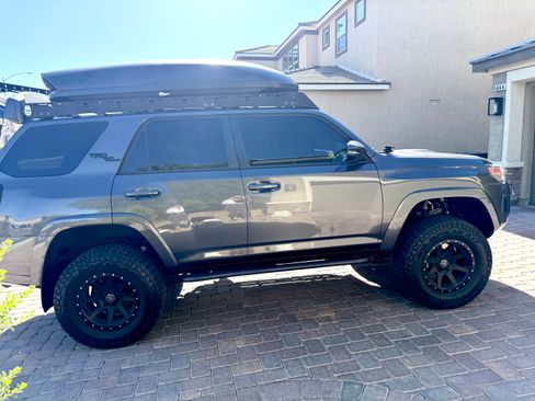 Used 2021 Toyota 4Runner TRD Off-Road Premium w/ Moonroof Package AWD/4WD image 5
