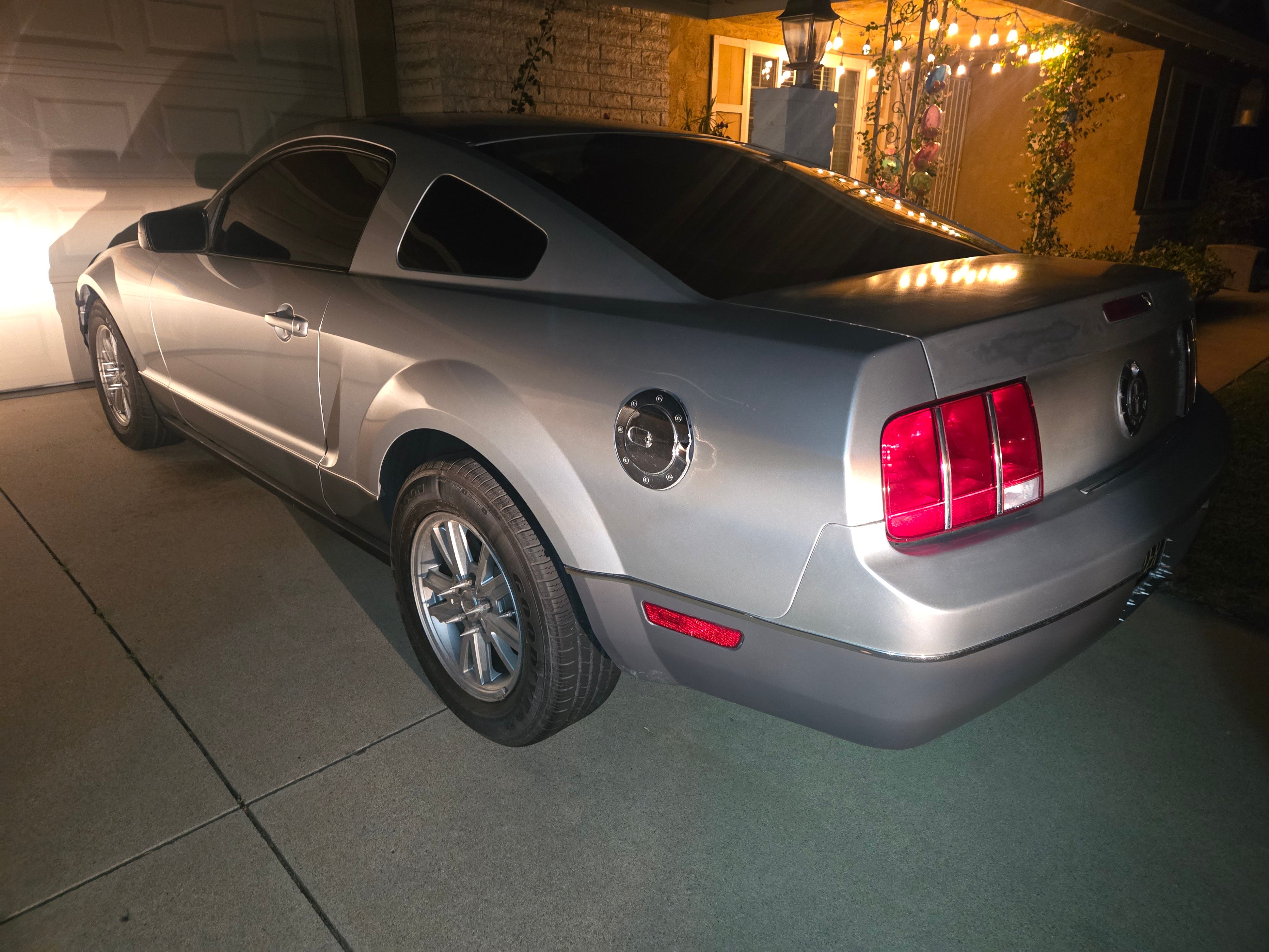 Used 2005 Ford Mustang Coupe RWD image 11
