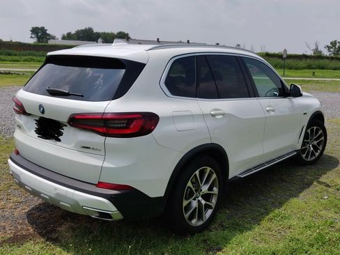 Used 2023 BMW X5 xDrive45e image 2