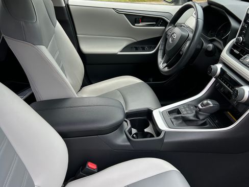 Used 2019 Toyota RAV4 XLE Premium w/ Advanced Technology Package AWD/4WD image 5