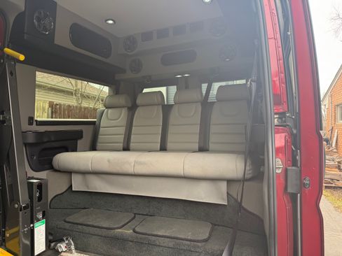 Used 2020 RAM ProMaster 2500 w/ Premium Appearance Group FWD image 5