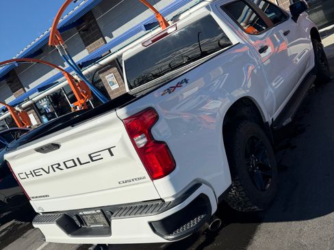 Used 2020 Chevrolet Silverado 1500 Custom w/ Custom Value Package AWD/4WD image 6