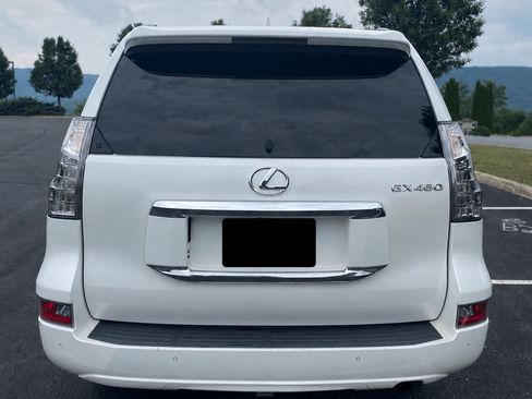 Used 2017 Lexus GX 460 Premium AWD/4WD image 8