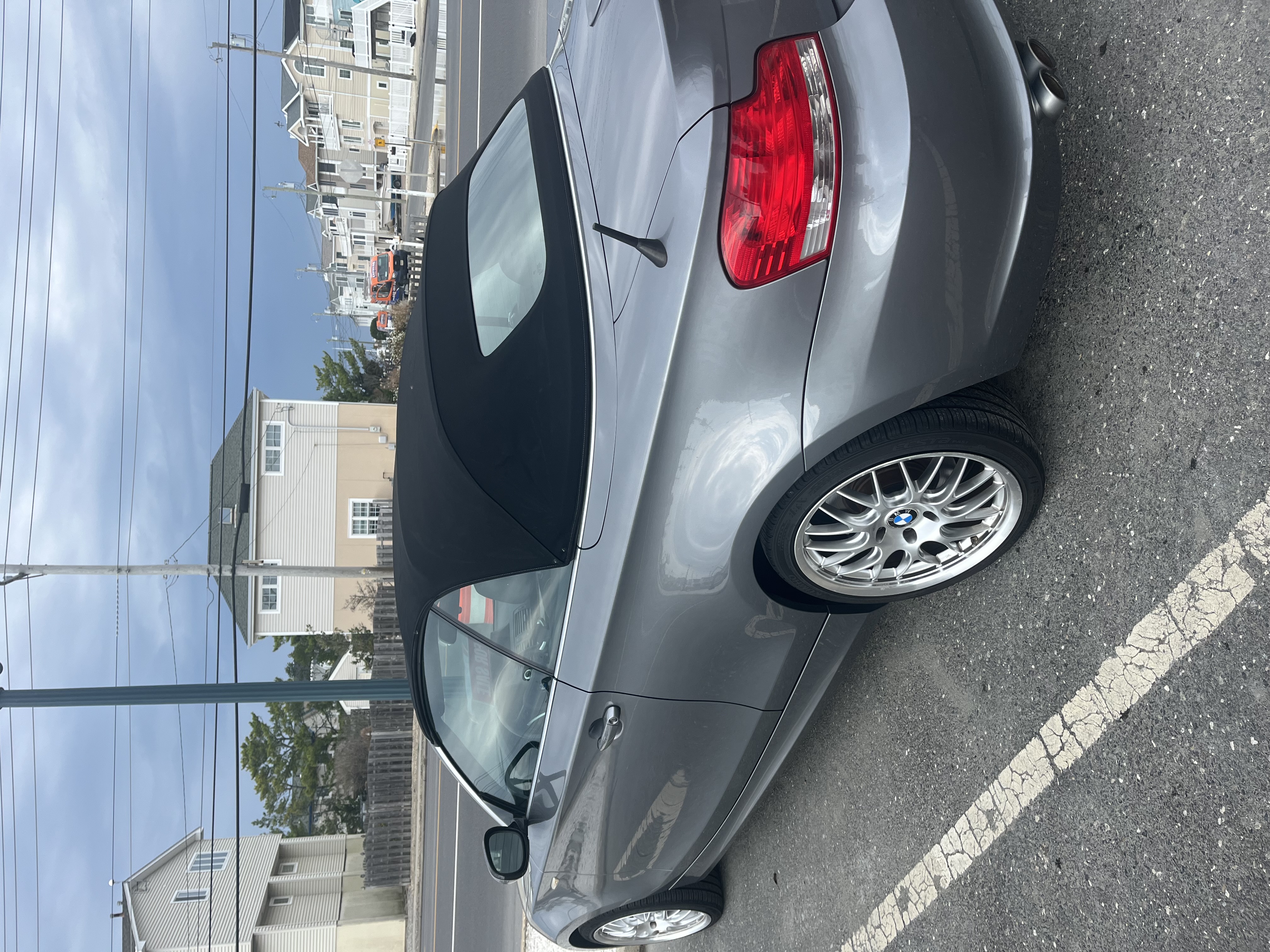 Used 2010 BMW 128i Convertible RWD image 1