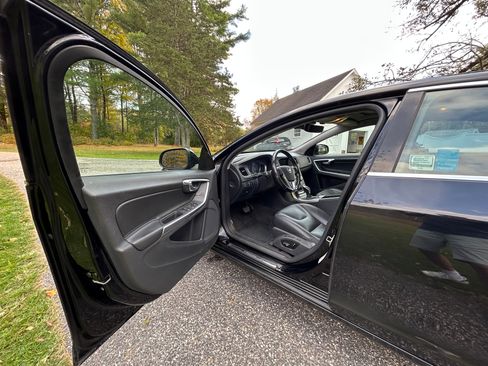 Used 2016 Volvo S60 T5 Premier image 13